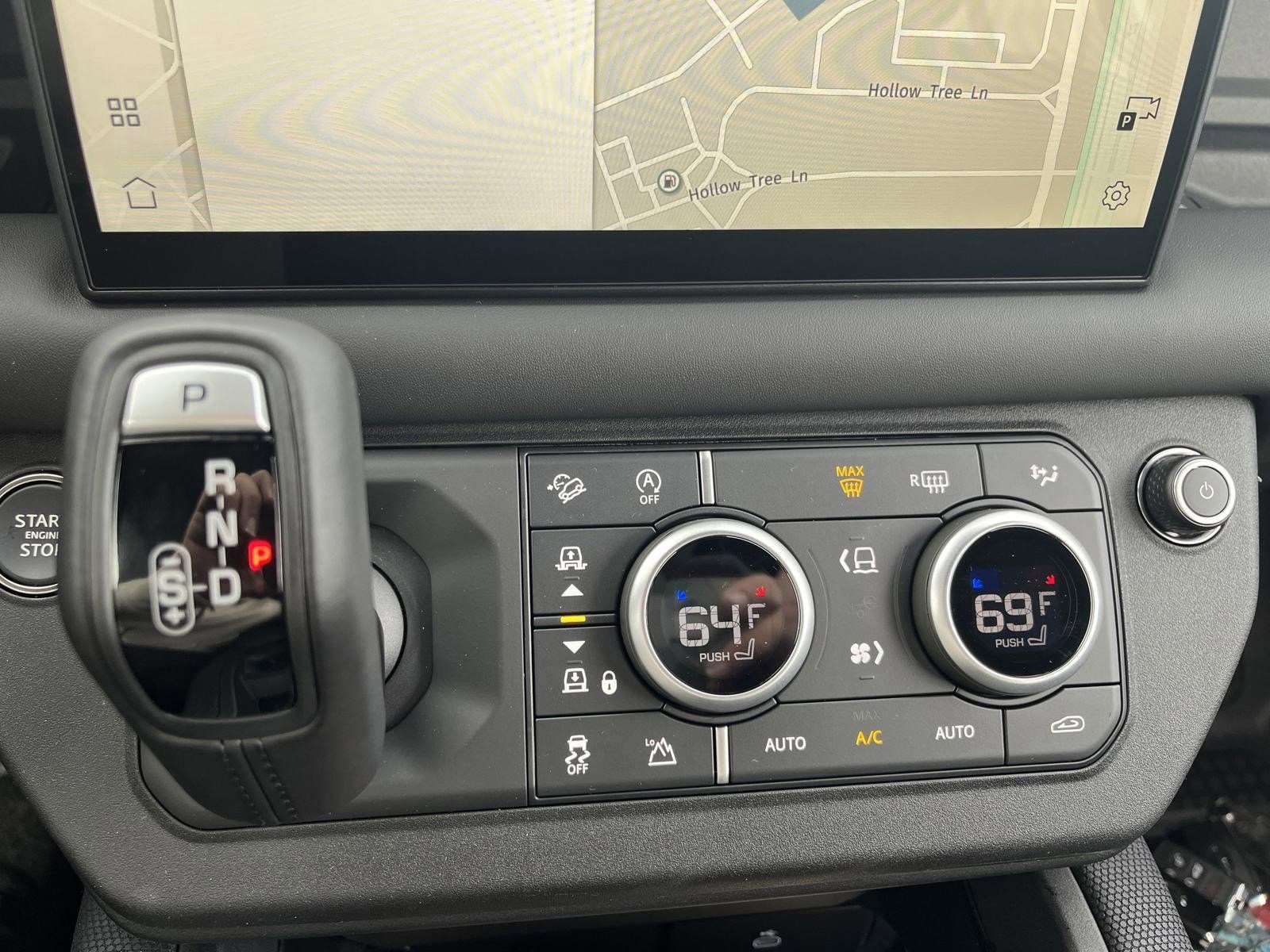 Used 2025 Land Rover Defender 130 Outbound image 28