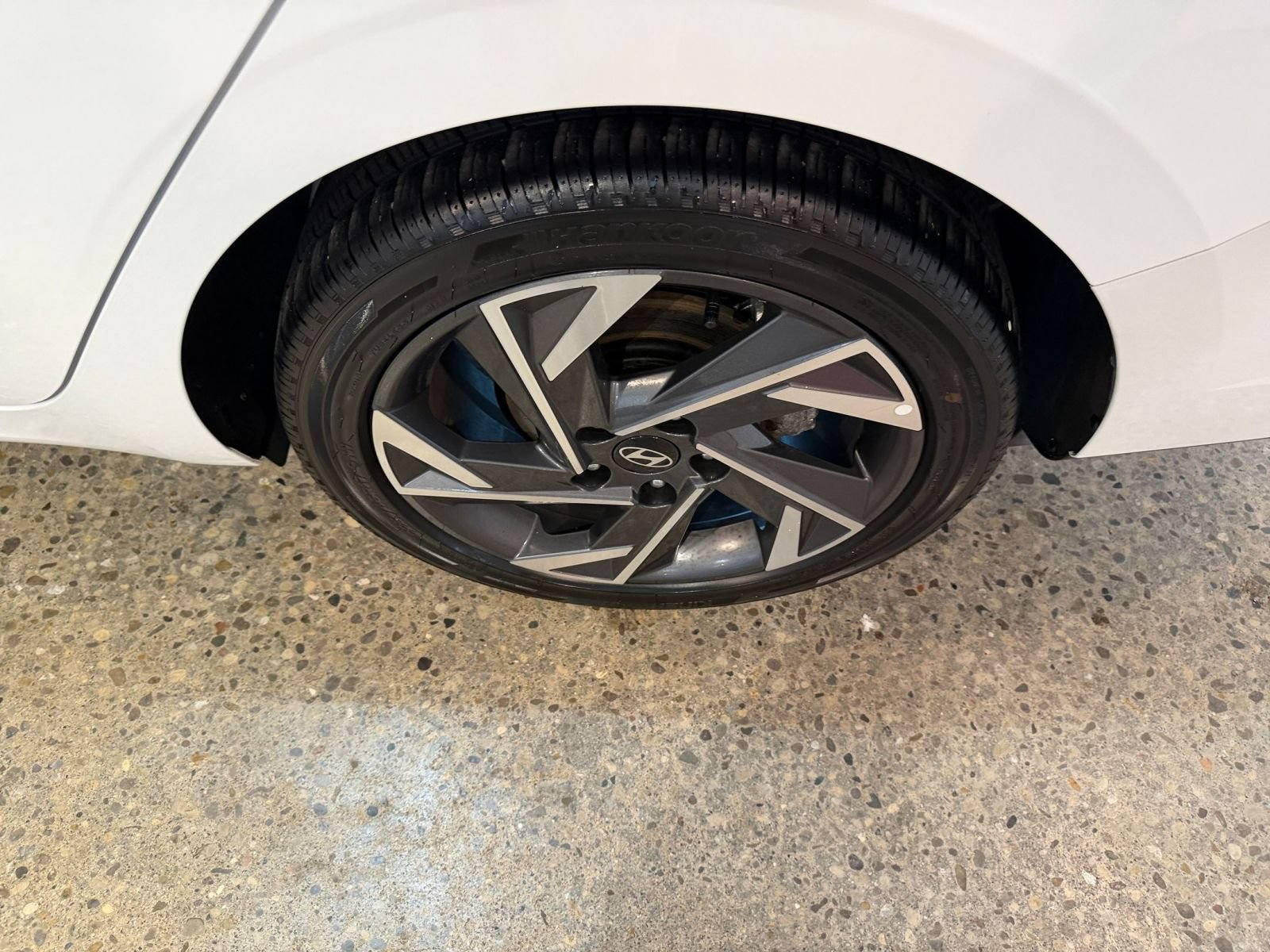 Used 2025 Hyundai Elantra SEL FWD image 31