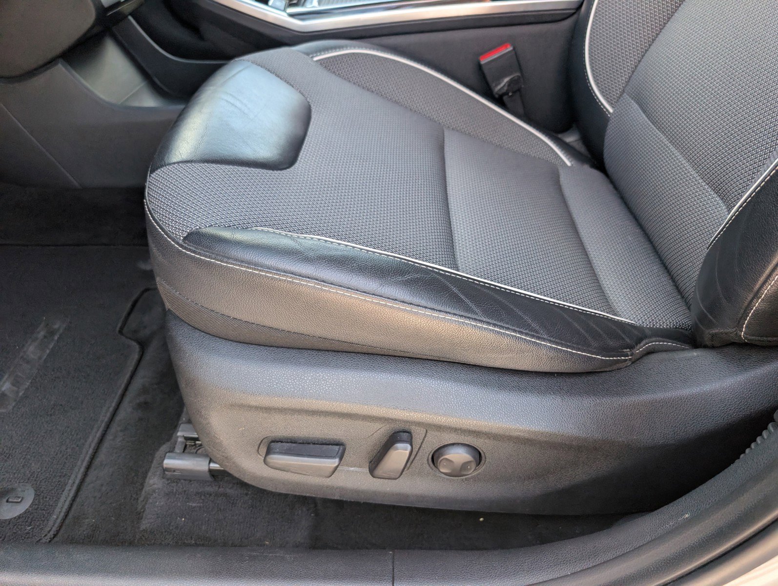 Used 2022 Kia Niro EX w/ Cold Weather Package FWD image 10