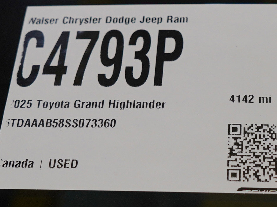 Used 2025 Toyota Grand Highlander XLE image 33