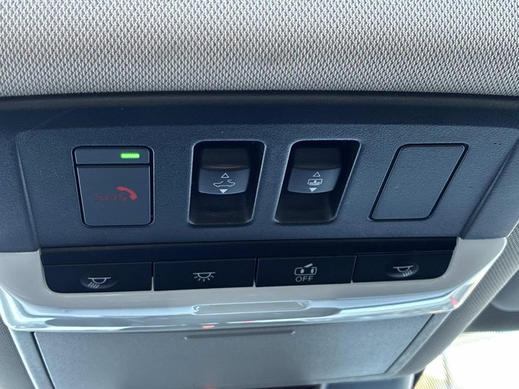 Used 2024 Nissan Rogue SL w/ SL Premium Package image 39