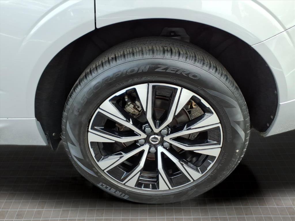 Used 2024 Volvo XC60 B5 Plus image 5
