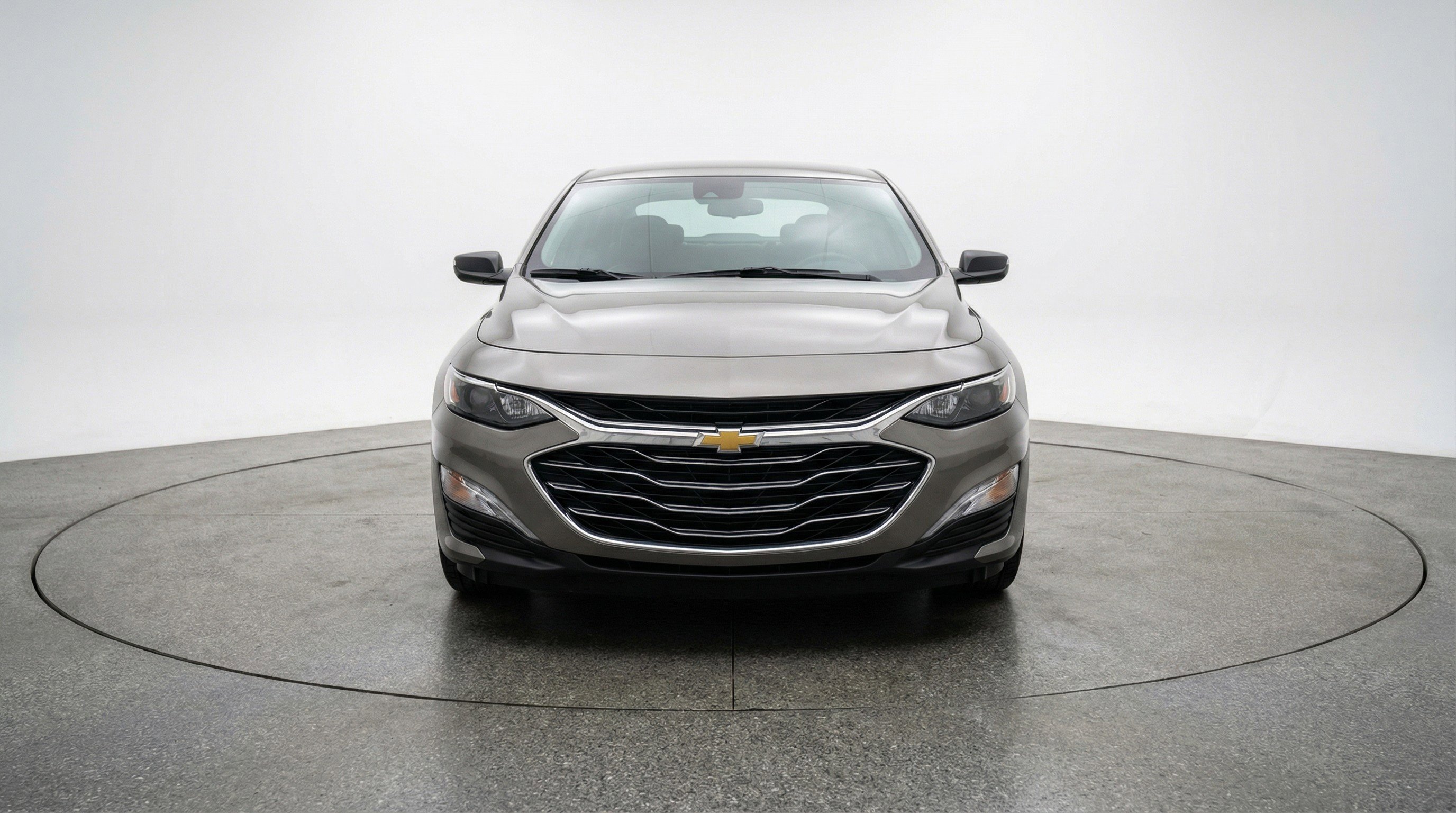 Used 2024 Chevrolet Malibu LT image 2