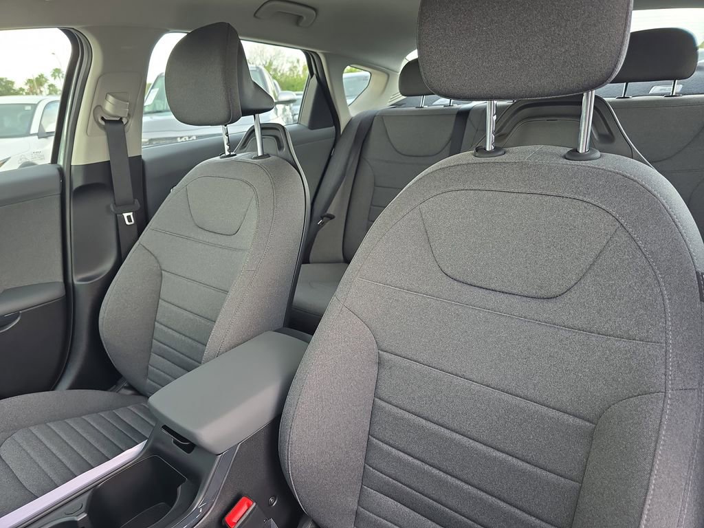 New 2025 Kia K4 EX image 24