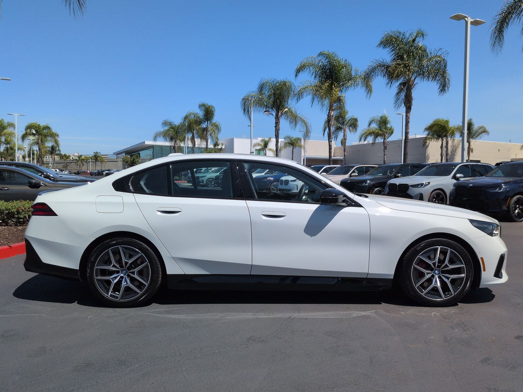 Used 2025 BMW i5 M60 w/ Premium Package image 11