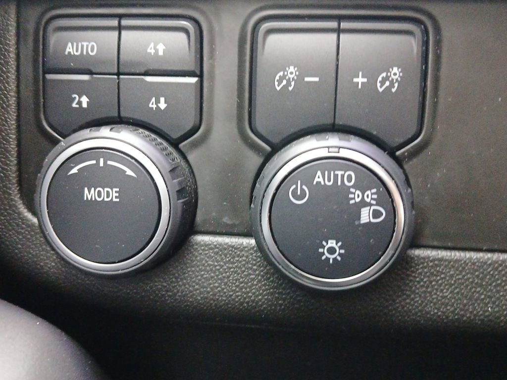 Used 2022 Chevrolet Tahoe Z71 w/ Luxury Package image 12