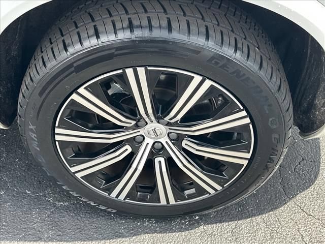 Used 2023 Volvo XC90 B6 Plus w/ Protection Package Premier AWD/4WD image 35