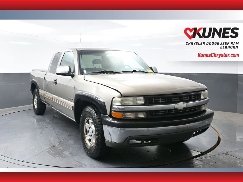 Used 2001 Chevrolet Silverado 1500 LS w/ Firm Ride Suspension Pkg AWD/4WD image 1