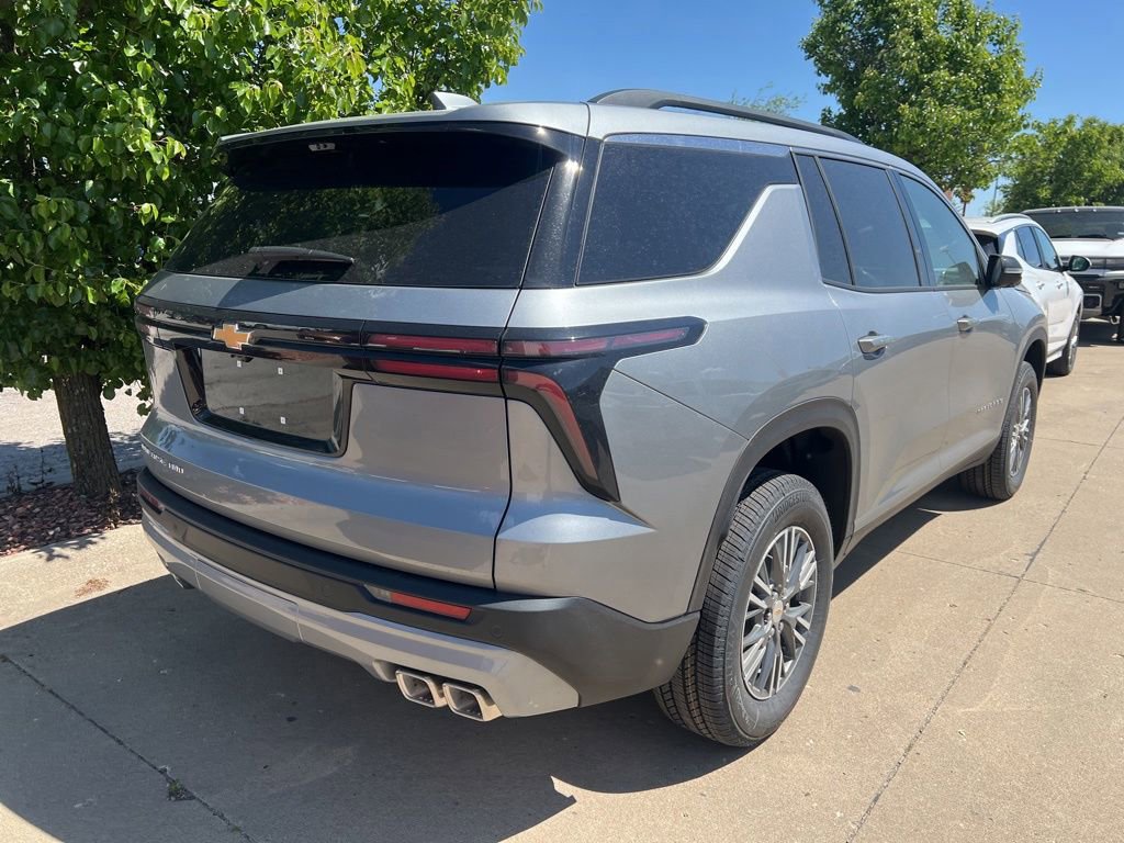 New 2026 Chevrolet Traverse LT w/ Driver Confidence Package AWD/4WD image 3