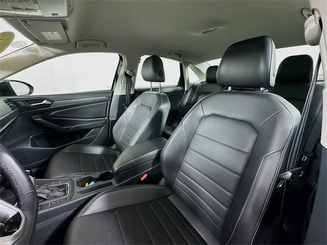 Used 2024 Volkswagen Jetta SE image 11