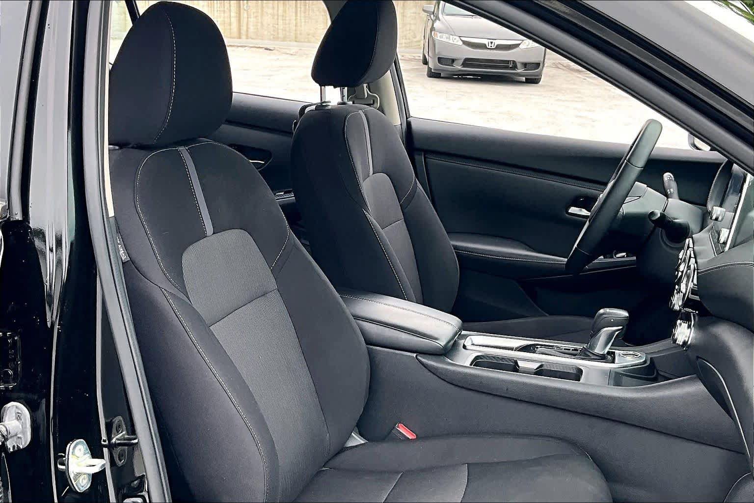 Used 2023 Nissan Sentra SV w/ All-Weather Package FWD image 9