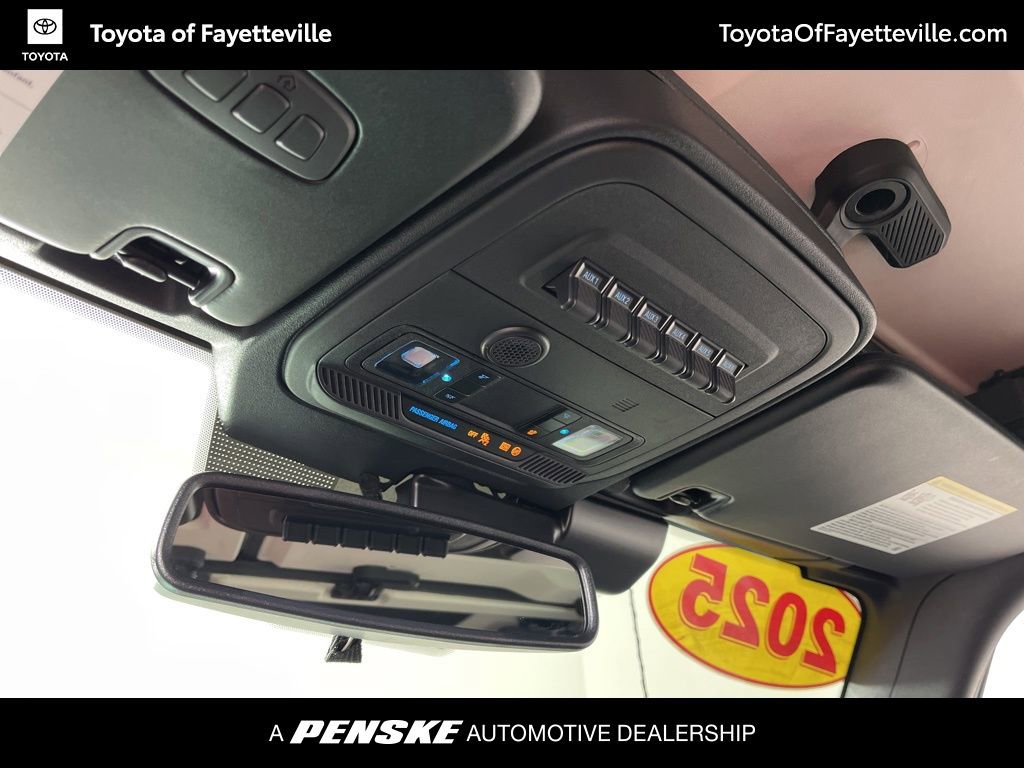 Used 2025 Ford Bronco Badlands image 24