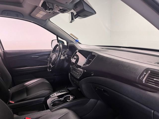 Used 2020 Honda Pilot Touring image 11