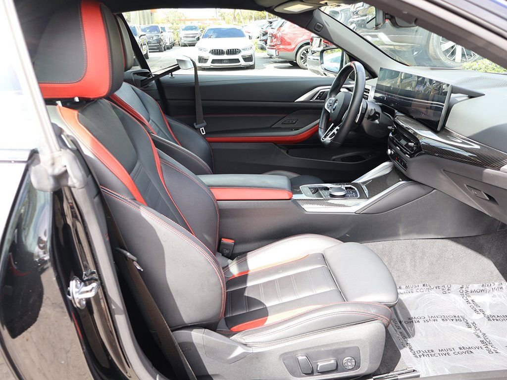 Used 2025 BMW M440i Convertible w/ Premium Package image 33