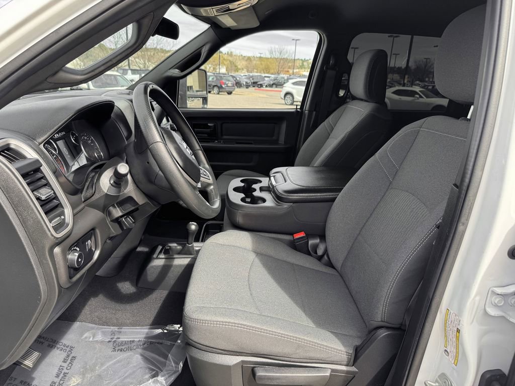 Used 2024 RAM 3500 Tradesman w/ Chrome Appearance Group AWD/4WD image 15