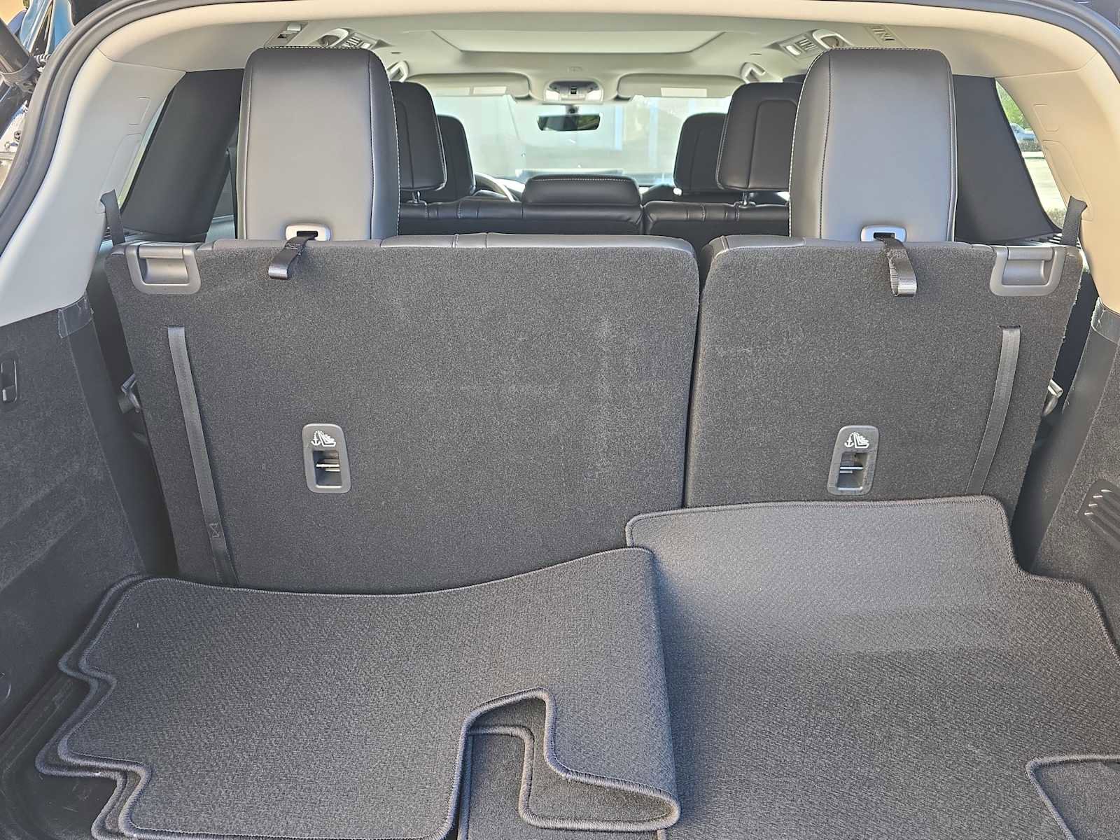 Certified 2026 INFINITI QX60 Luxe w/ Cargo Package FWD image 18