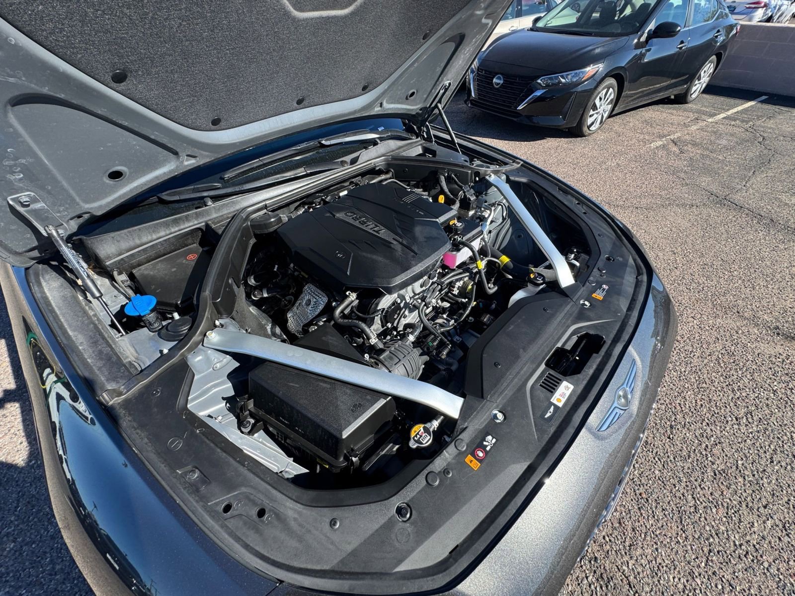 Used 2025 Genesis G70 2.5T image 32