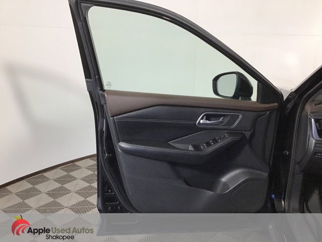 Used 2021 Nissan Rogue SV w/ Premium Package image 10