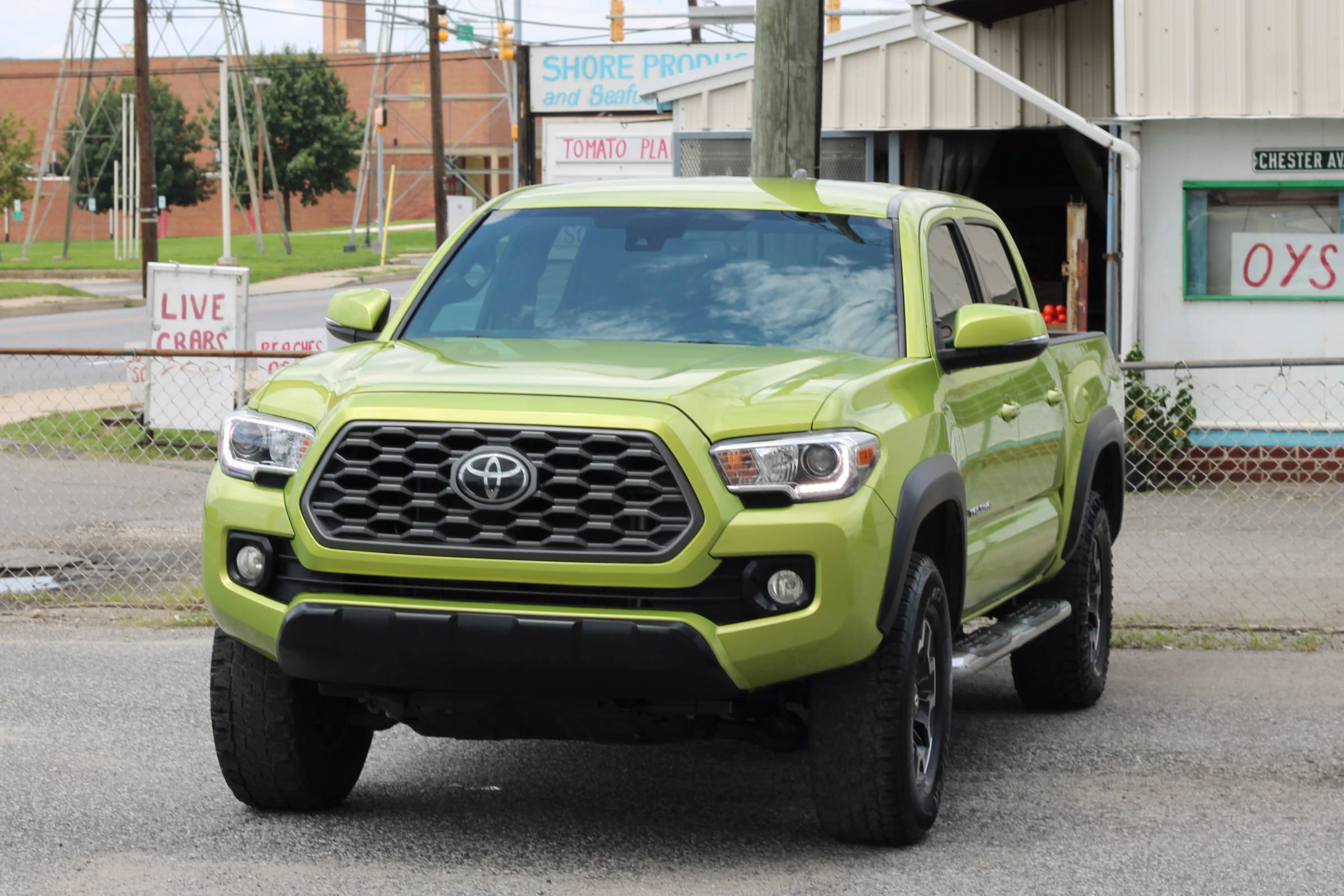 Used 2023 Toyota Tacoma TRD Off-Road w/ Technology Package AWD/4WD image 3