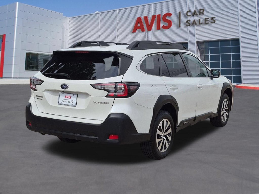Used 2025 Subaru Outback Premium AWD/4WD image 6
