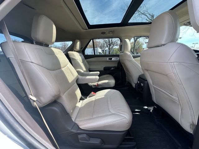Used 2021 Ford Explorer Platinum w/ Equipment Group 601A image 32