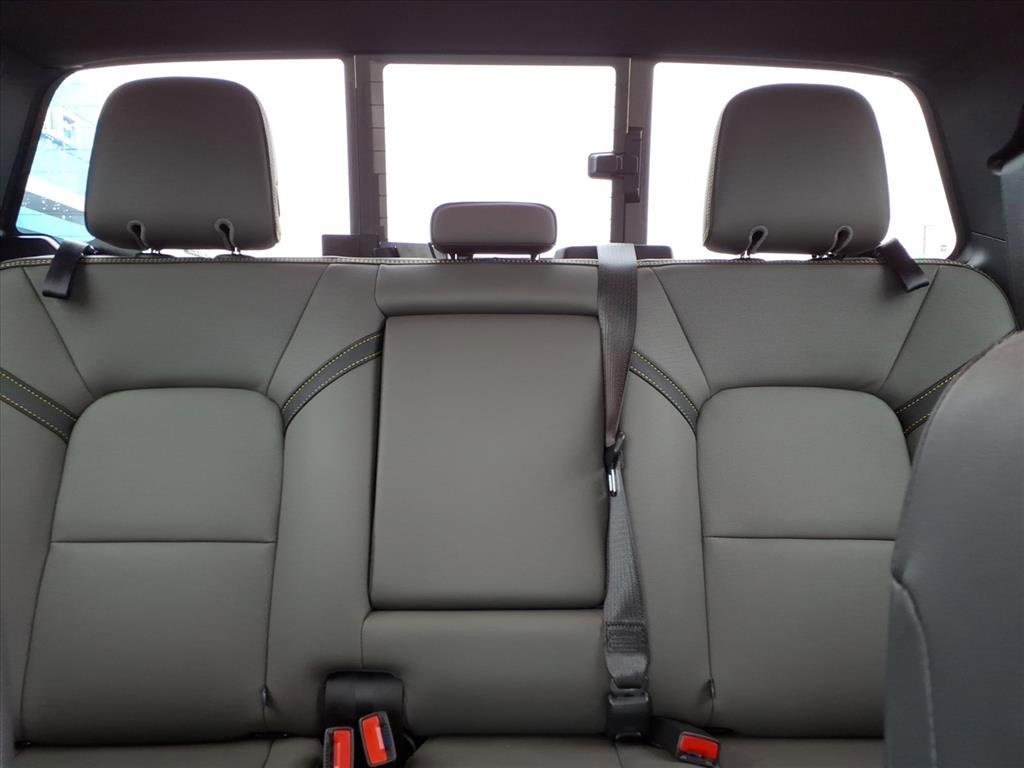 Used 2024 Chevrolet Colorado ZR2 w/ ZR2 Convenience Package III image 16