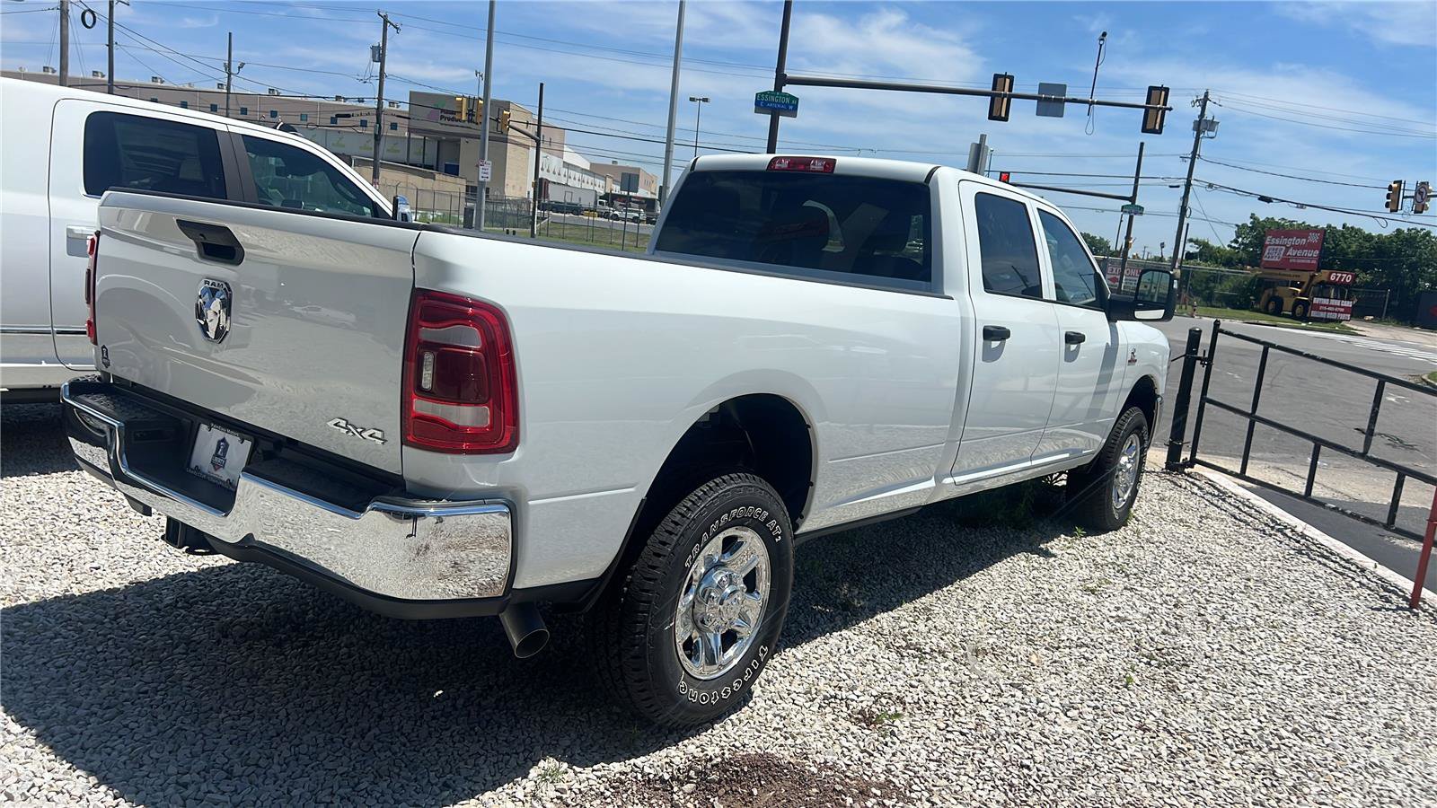 Certified 2024 RAM 2500 Tradesman w/ Chrome Appearance Group AWD/4WD image 9