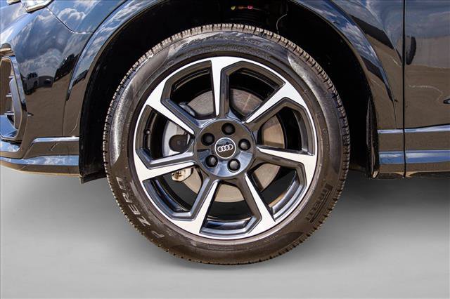 Certified 2025 Audi Q3 2.0T Premium Plus AWD/4WD image 9