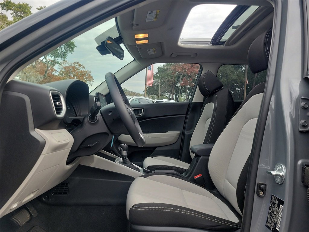 Certified 2023 Hyundai Venue SEL w/ Cargo Package image 19