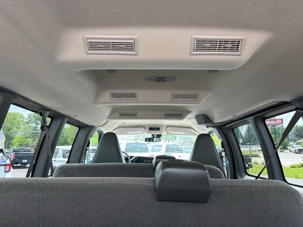 Used 2025 Chevrolet Express 3500 LT w/ LT Preferred Equipment Group RWD image 15