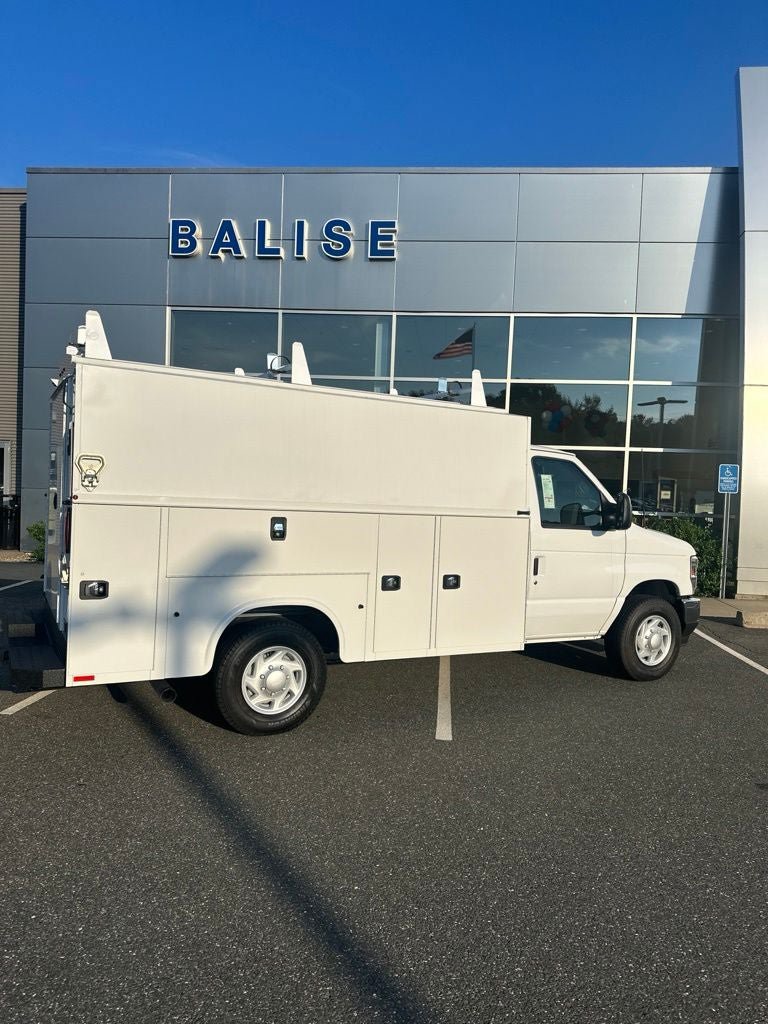 New 2026 Ford E-350 and Econoline 350 Super Duty w/ Power Equipment Group RWD image 4