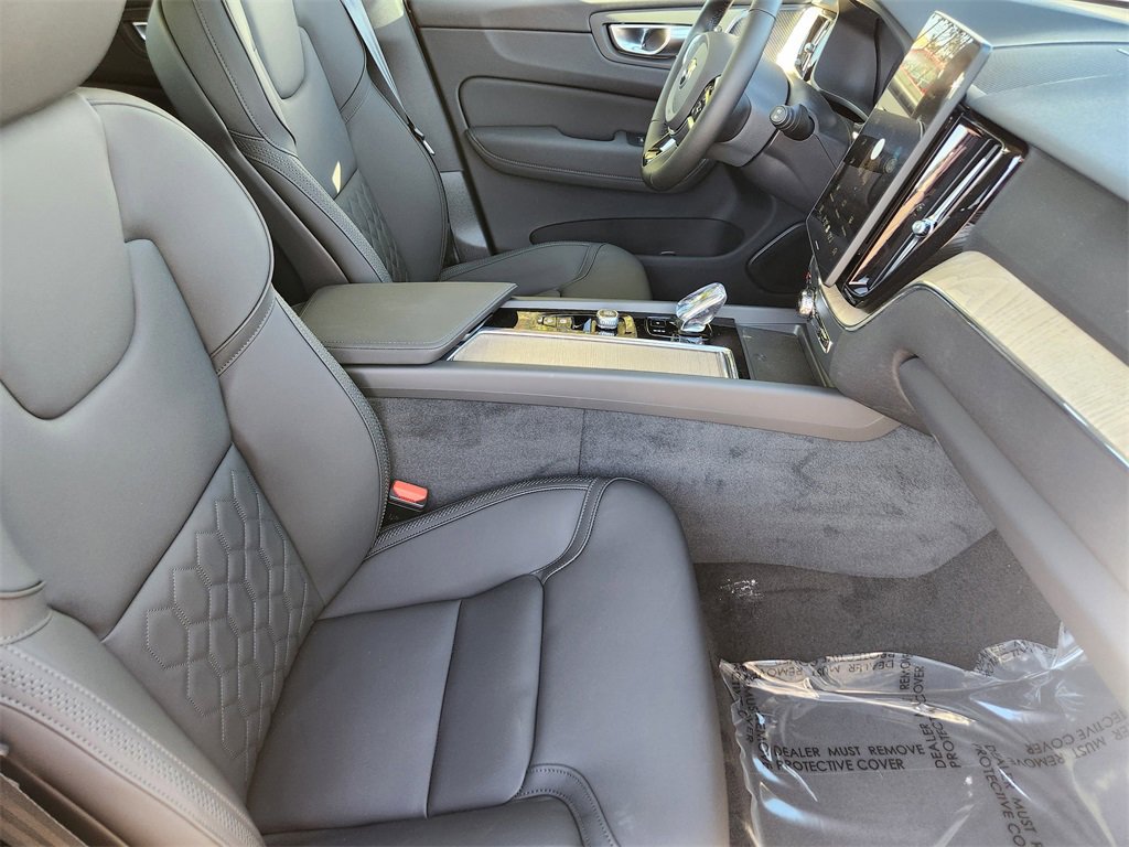 New 2026 Volvo XC60 B5 Plus w/ Climate Package image 19