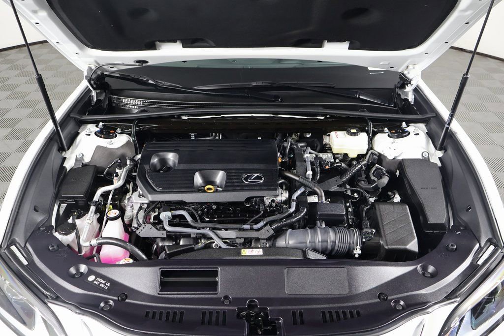 Certified 2025 Lexus ES 300h w/ Premium Package image 15