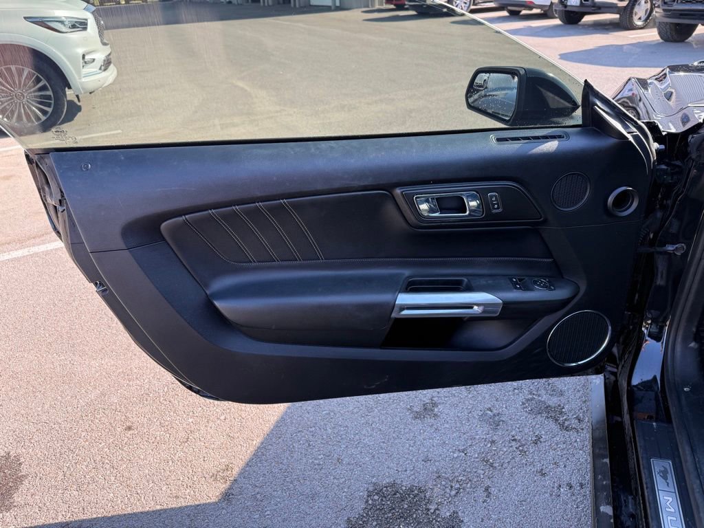 Used 2017 Ford Mustang GT Premium image 6