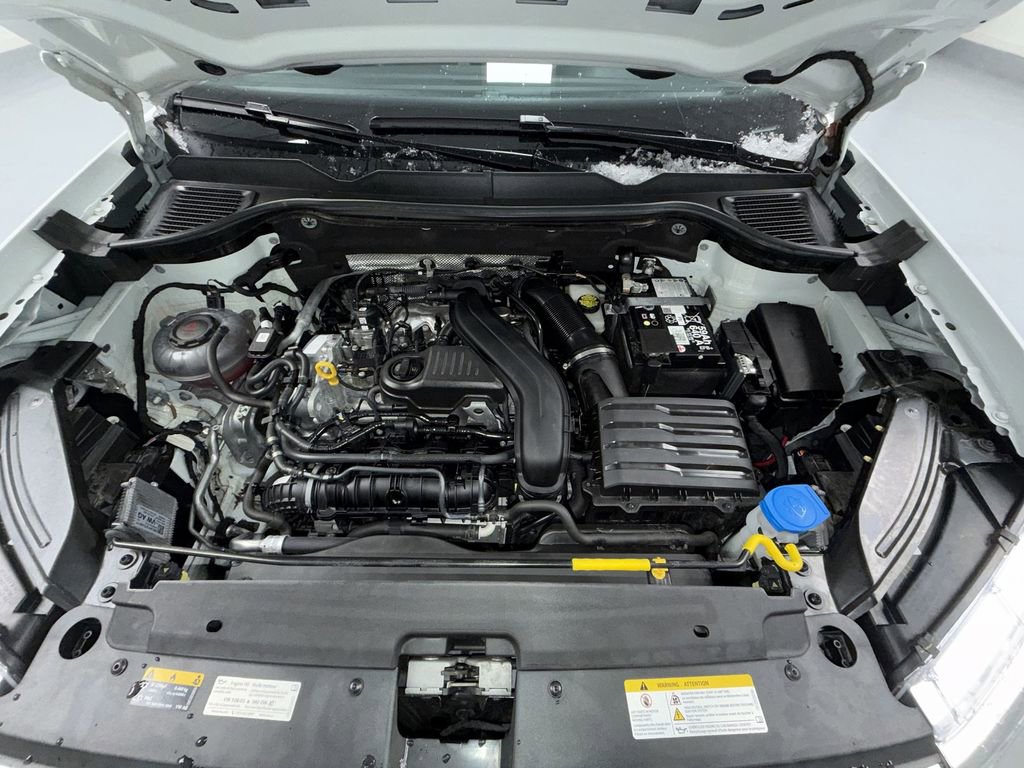 Used 2024 Volkswagen Taos SEL image 18