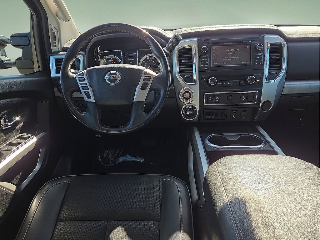 Used 2018 Nissan Titan PRO-4X image 18