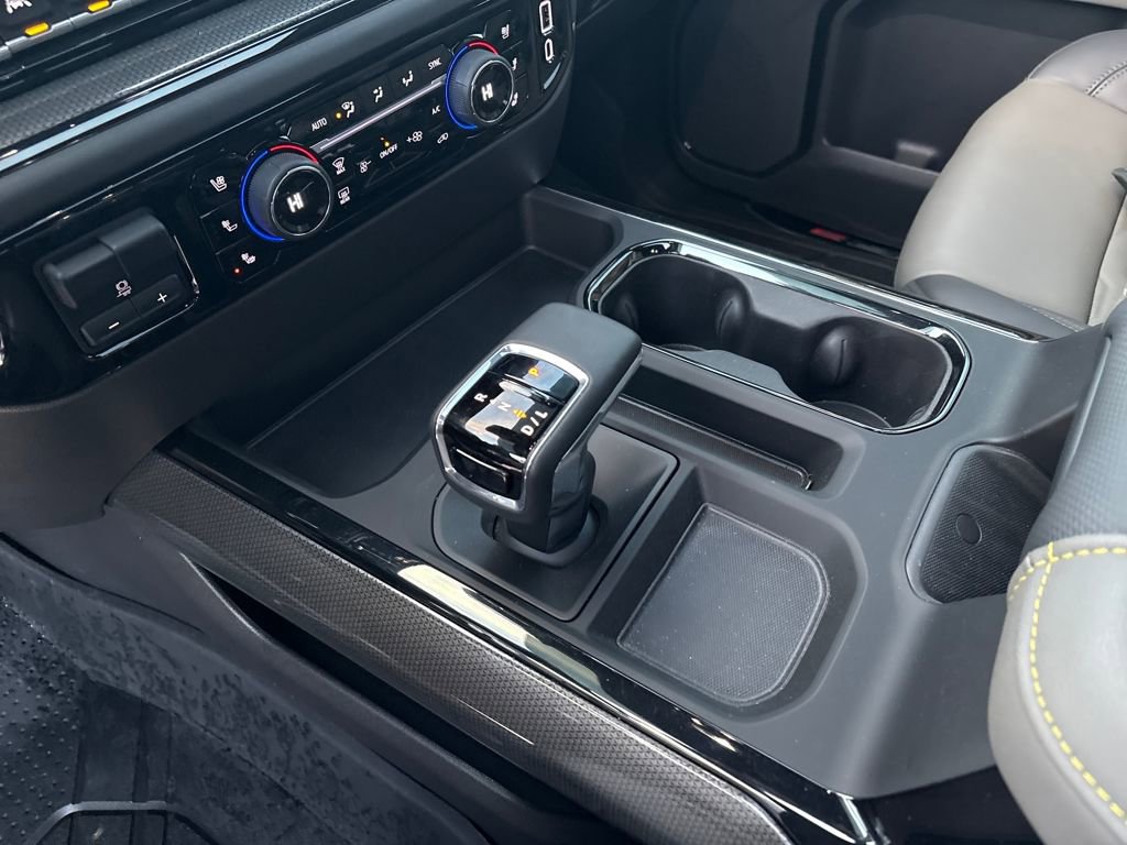 Used 2025 Chevrolet Silverado 1500 ZR2 w/ Technology Package image 35