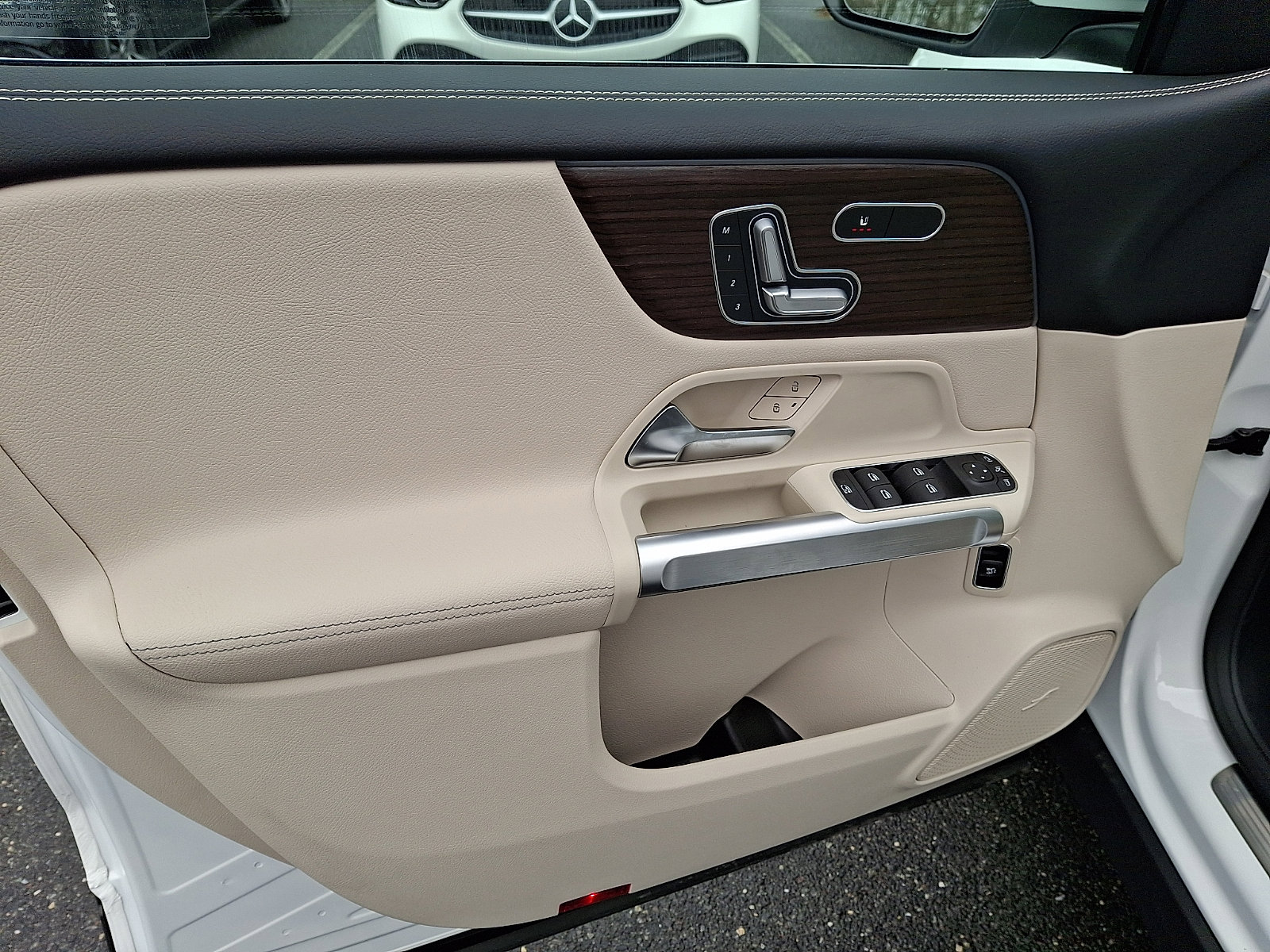 New 2026 Mercedes-Benz GLB 250 4MATIC image 7