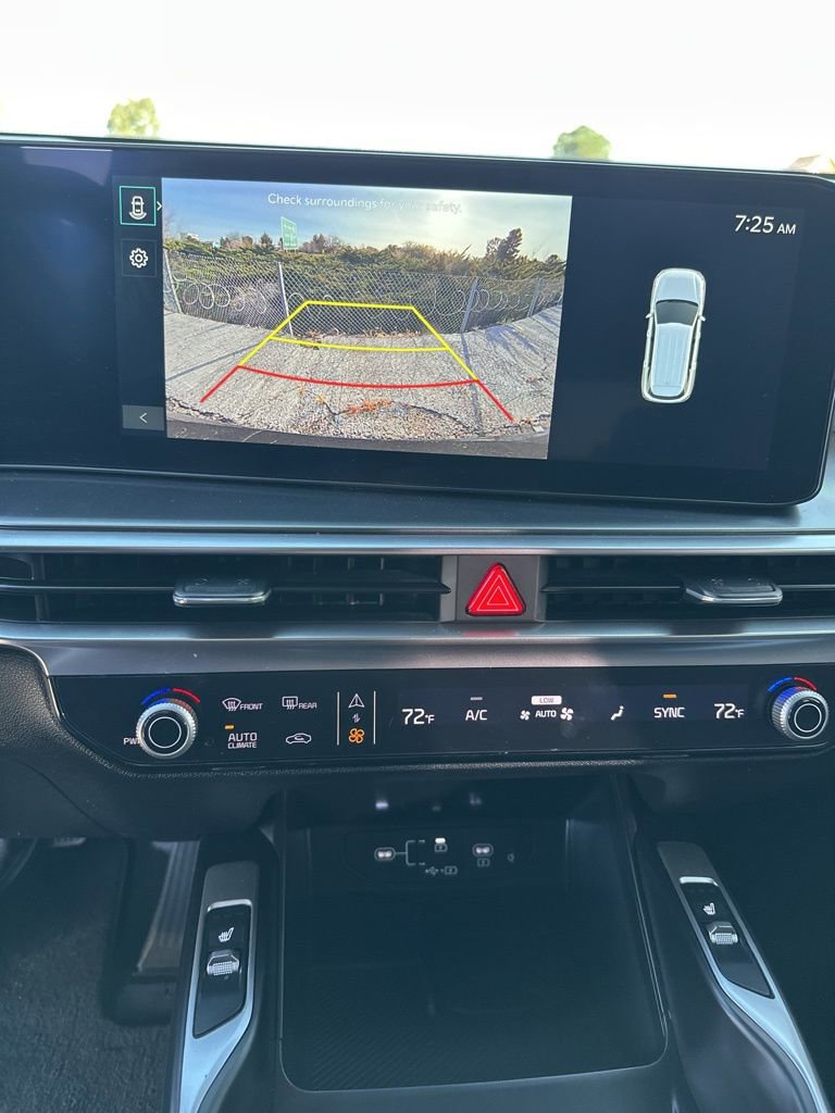 Used 2025 Kia Sorento EX w/ Panoramic Sunroof Package image 9