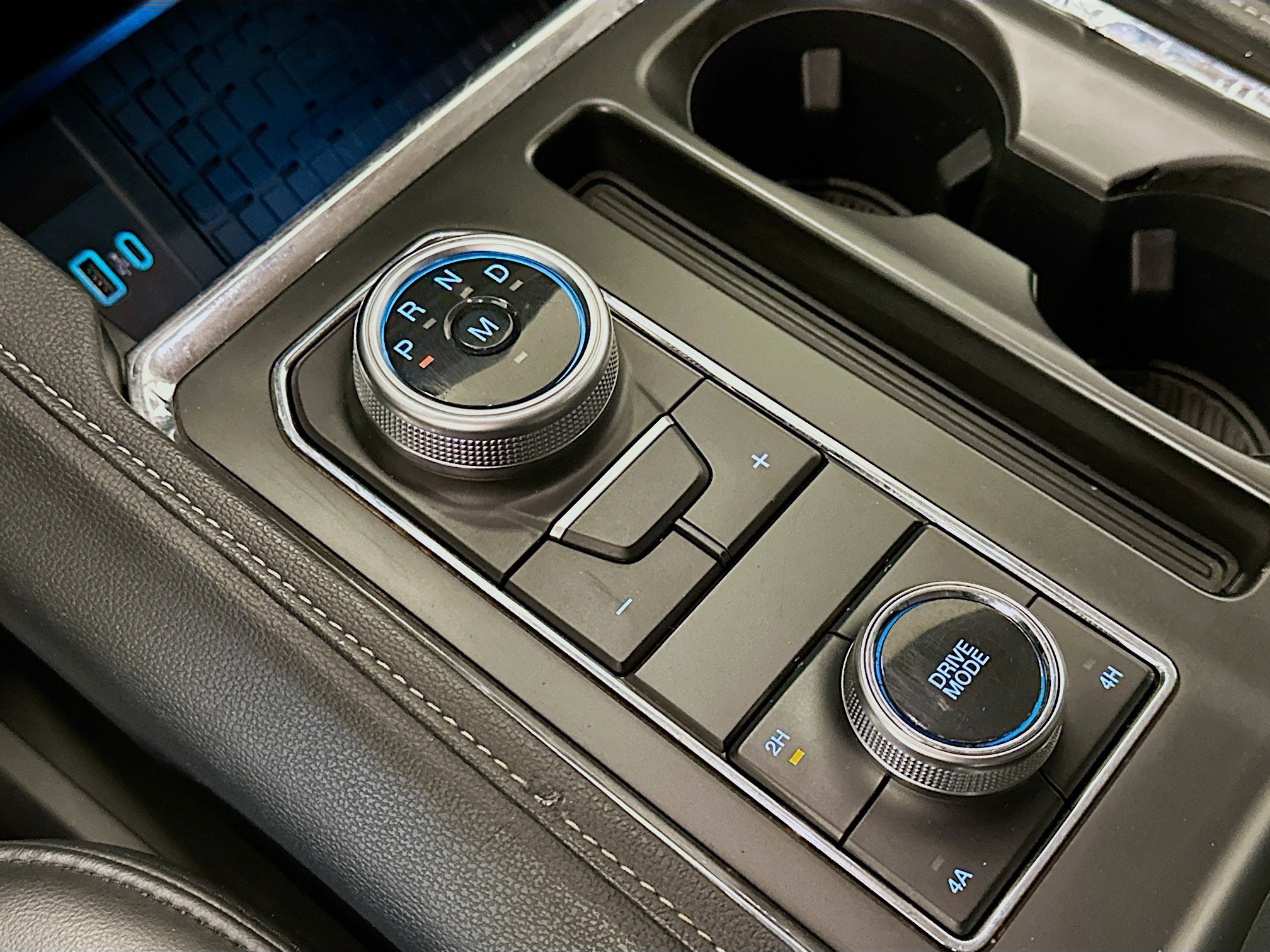 Used 2024 Ford Expedition XLT image 25