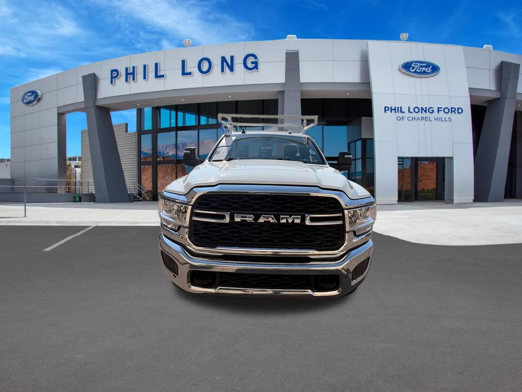 Used 2024 RAM 3500 Tradesman w/ Chrome Appearance Group AWD/4WD image 8