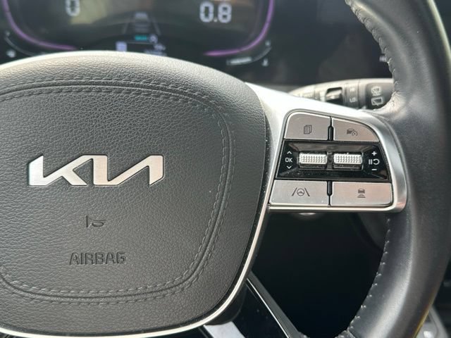 Used 2024 Kia Telluride EX w/ EX Captain's Chair Package FWD image 22