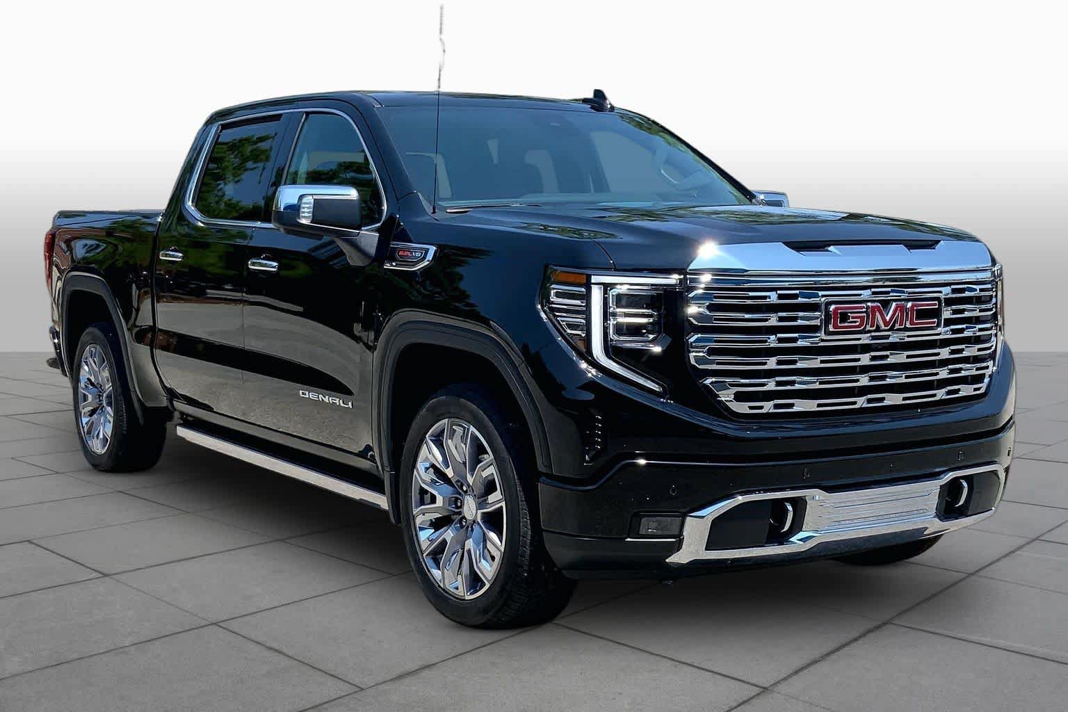 Used 2024 GMC Sierra 1500 Denali w/ Denali Reserve Package AWD/4WD image 3