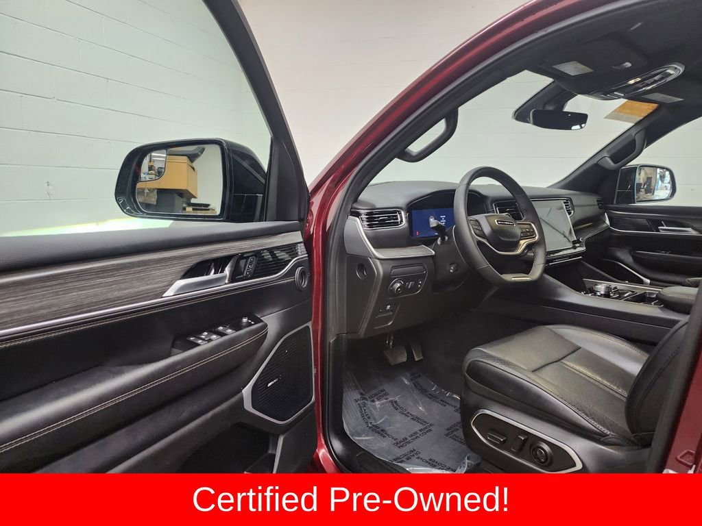 Certified 2024 Jeep Wagoneer L Series III w/ Flexible Seating Group AWD/4WD image 11