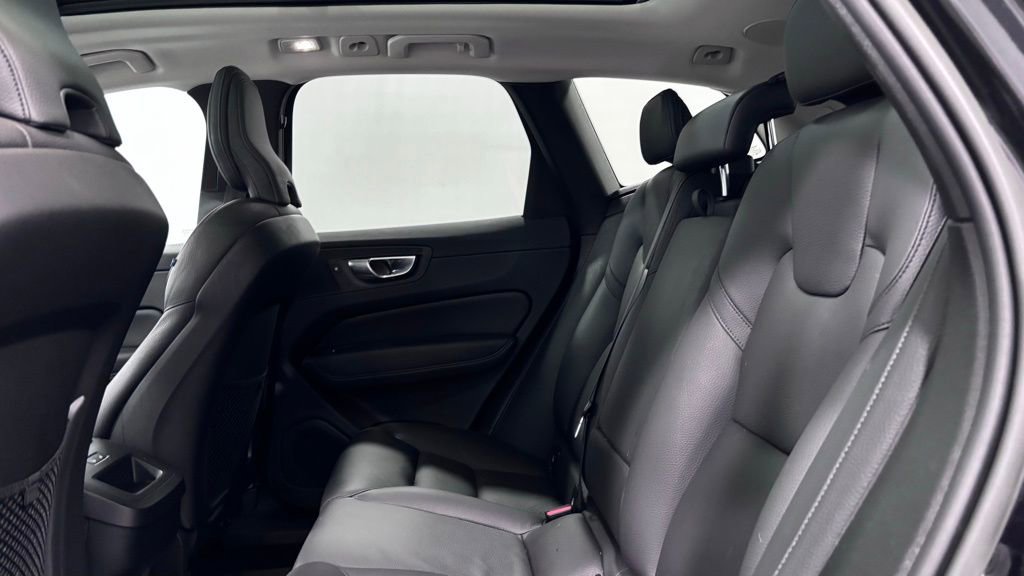 Certified 2023 Volvo XC60 B5 Plus w/ Climate Package AWD/4WD image 22