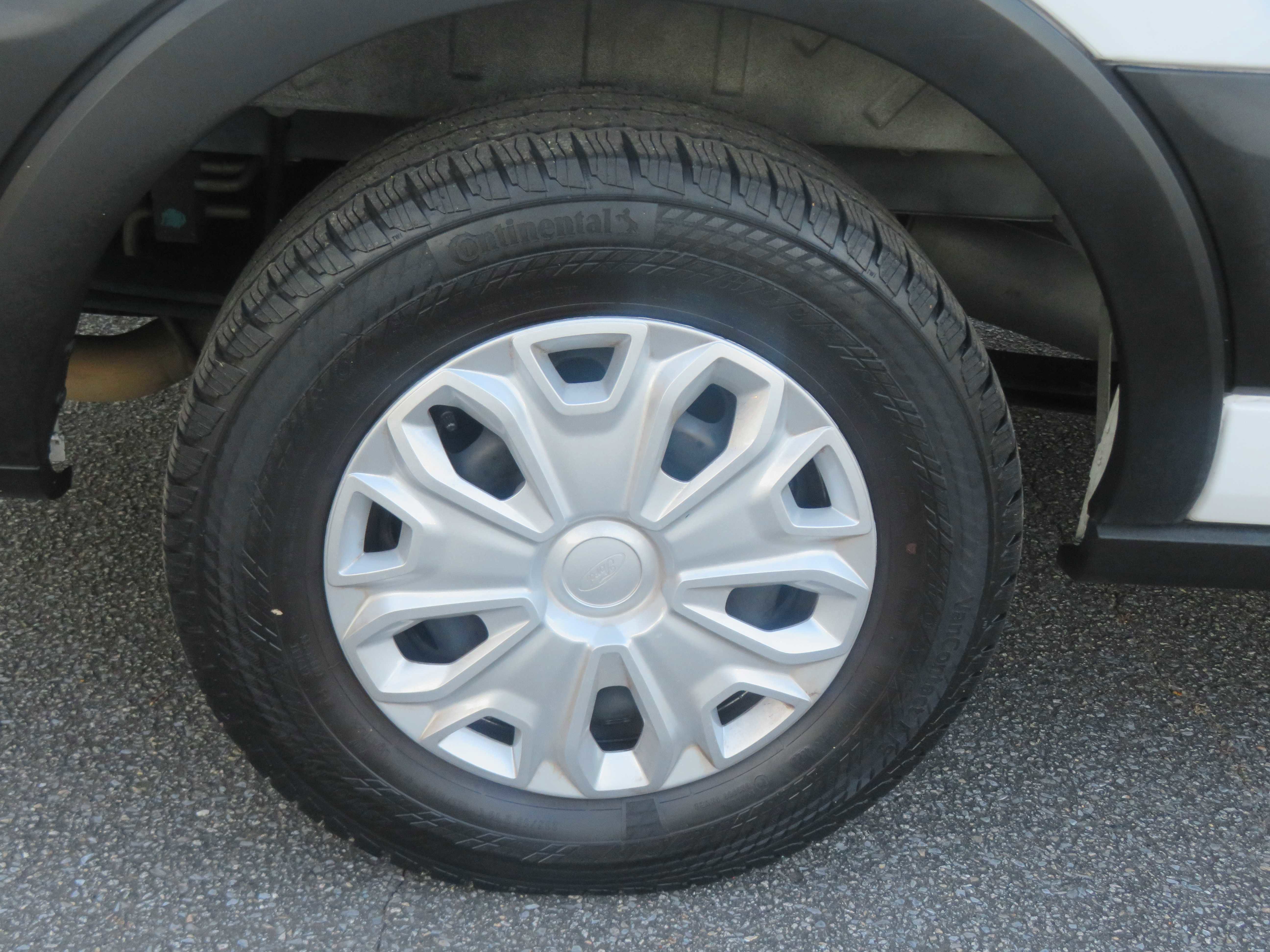 Used 2024 Ford Transit 350 XLT image 9