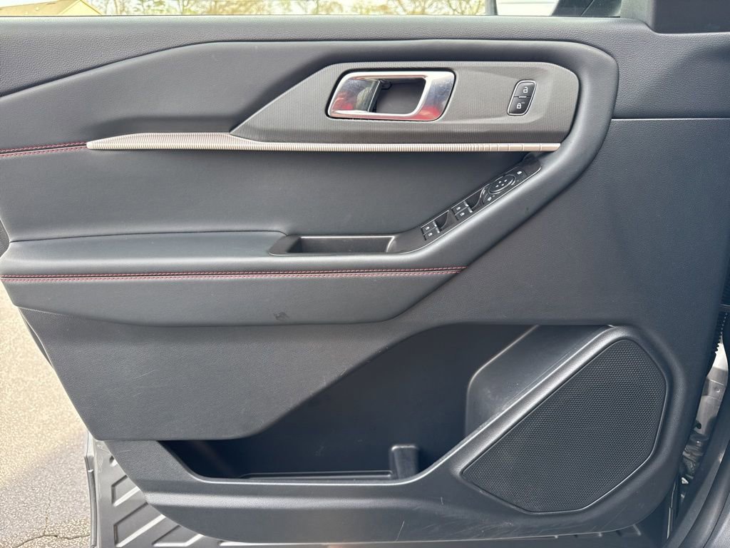 Certified 2025 Ford Explorer ST-Line image 12