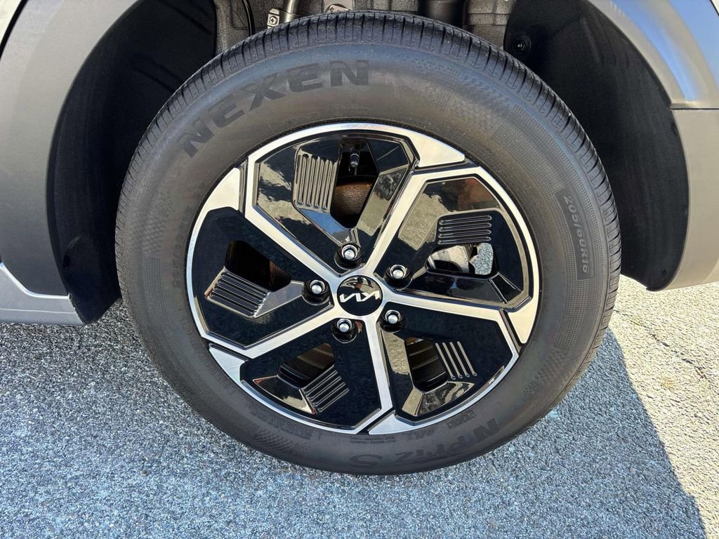 Used 2024 Kia Niro EX image 7