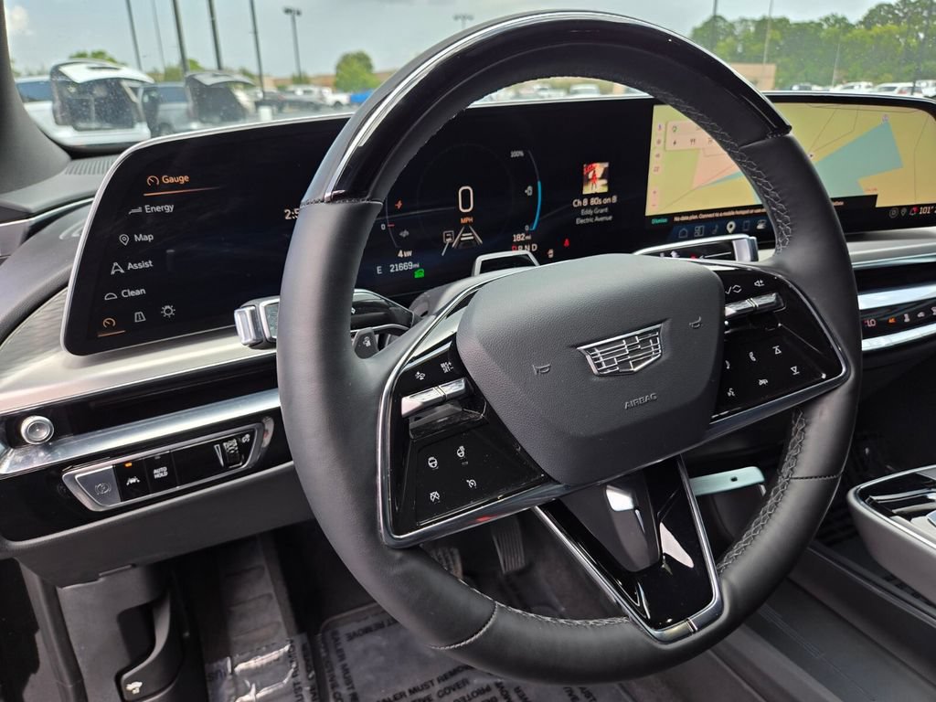 Used 2024 Cadillac Lyriq Luxury AWD/4WD image 10