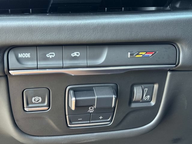 Used 2025 Cadillac Escalade V w/ LPO, ONYX Package AWD/4WD image 31